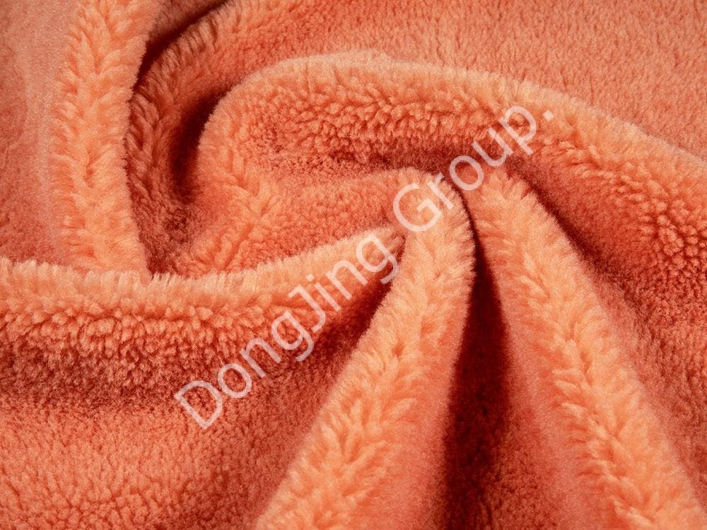 9T1786-Agneau chamois orange