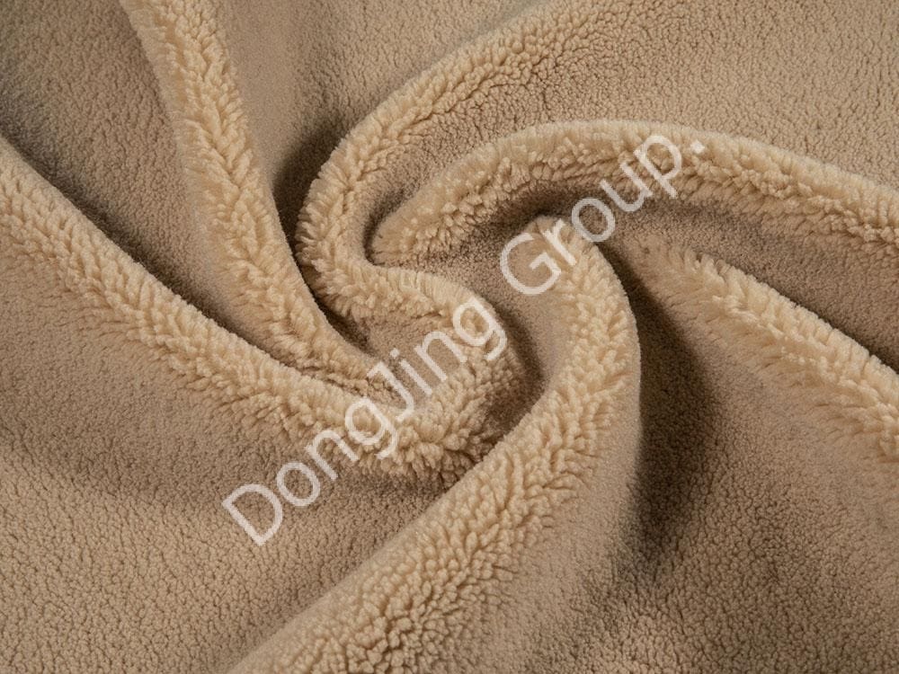 9T1938-Poil d'Agneau Camel Etoilé Beige faux fur fabric